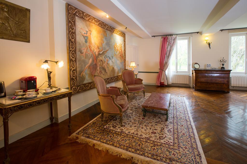 Chateau De La Madeleine Bed & Breakfast Pressagny l'Orgueilleux Exterior photo