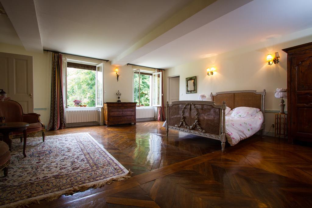 Chateau De La Madeleine Bed & Breakfast Pressagny l'Orgueilleux Exterior photo